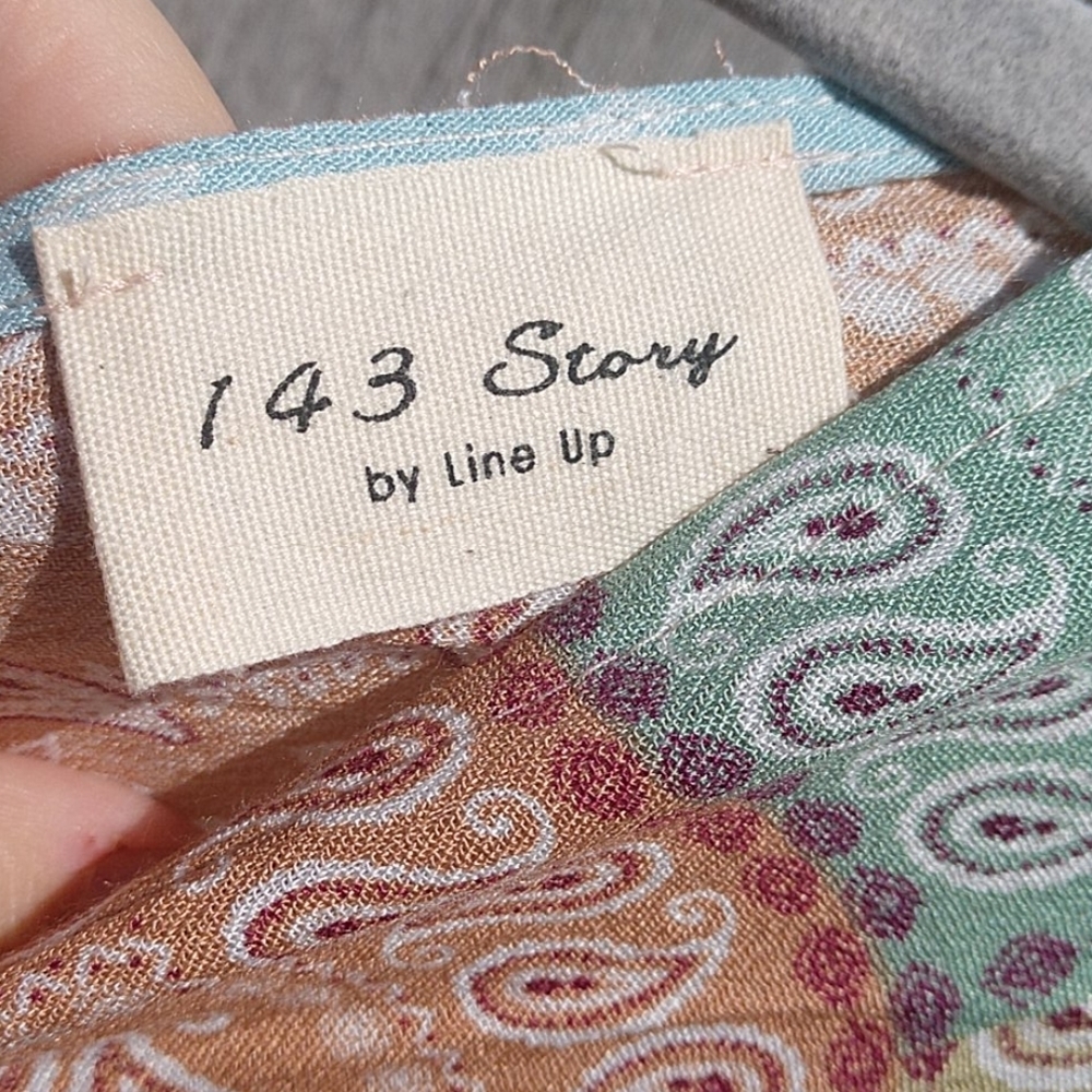 1.4.3. Story by Line Up Pastel Patchwork V-Neck Blouse - Picture 8 of 12